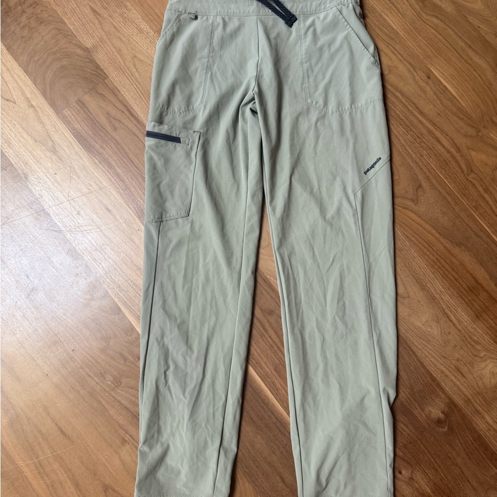 Patagonia Women’s Terrebonne Joggers – Sage Khaki, Size S